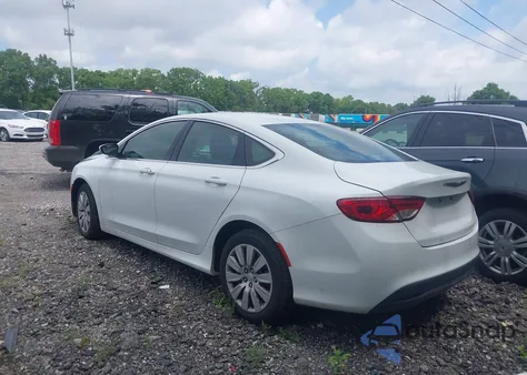 2016 Chrysler 200 Lx z USA, uszkodzony, nr VIN 1C3CCCFB6GN145964